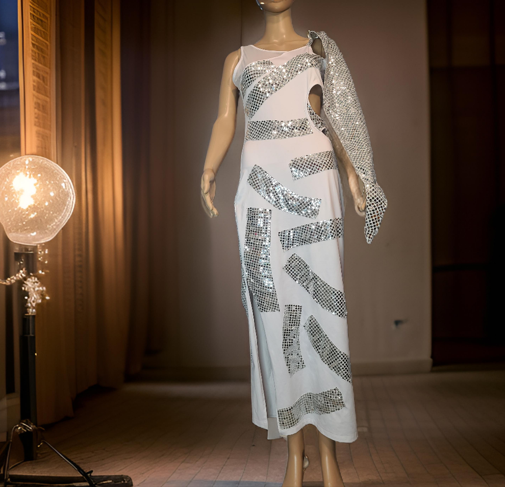 Loved again, dress. How much longetivity it has. We don't know, but time will tell. Move away from bad fashion practices. This dress is beautiful for a night of fun. Be unique. Be your own queen.