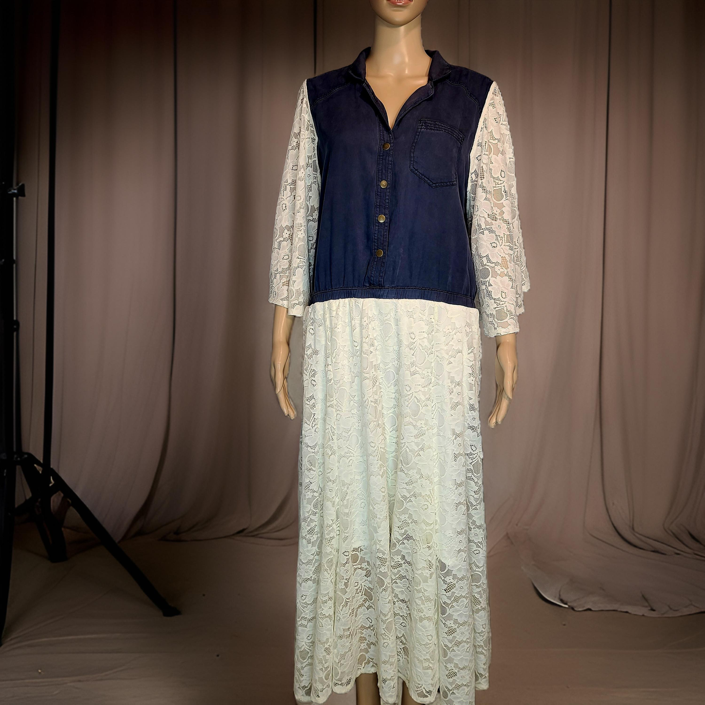 Fashion is circular. We offer ethical fashion. New and better products. This beautiful dress is just what you need to face your day. Comfort and style all while protecting the planet