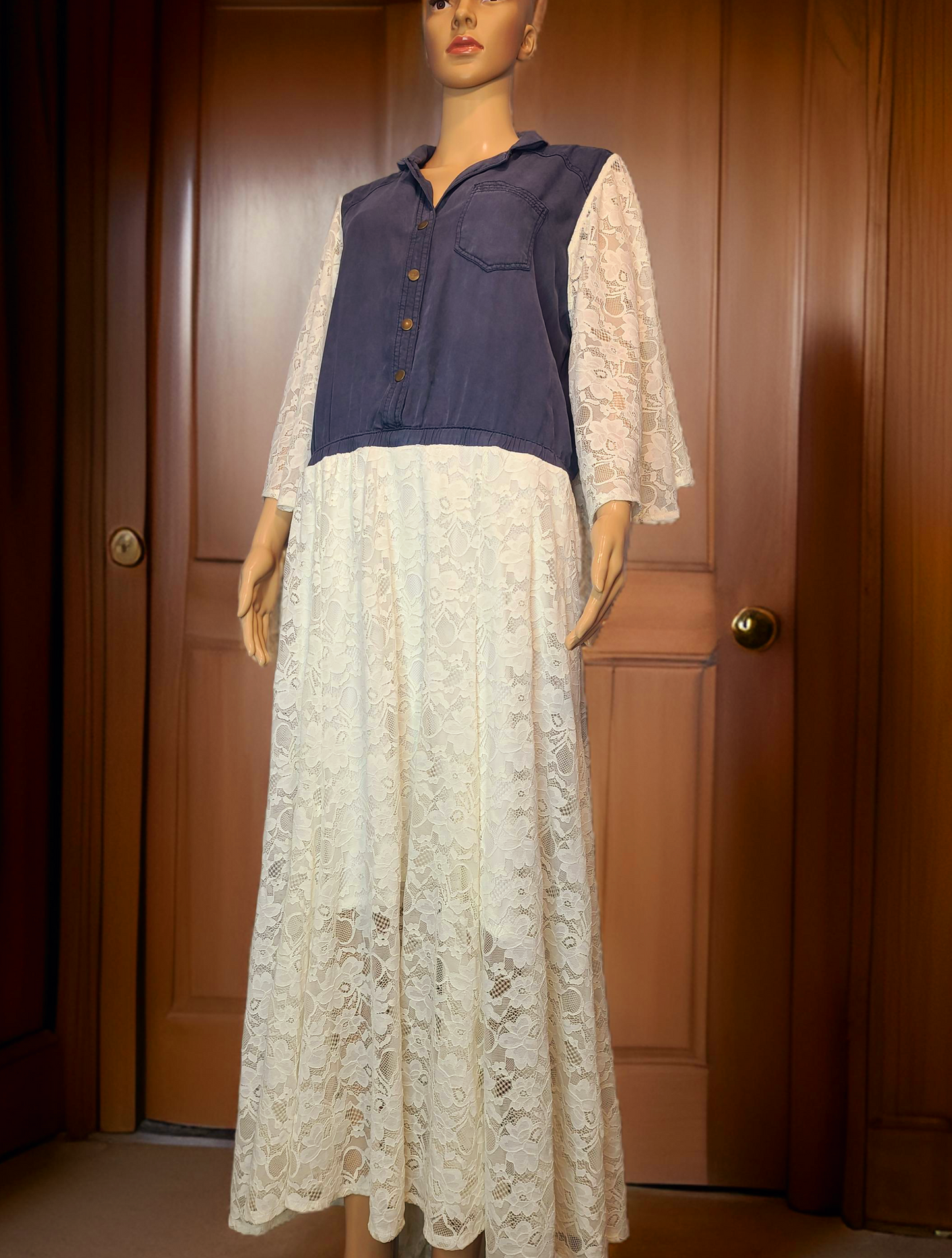 Fashion is circular. We offer ethical fashion. New and better products. This beautiful dress is just what you need to face your day. Comfort and style all while protecting the planet