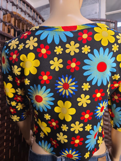 Retro Flower Power Floral Crop Top | Colorful Daisy Print | 70s-Inspired Fashion